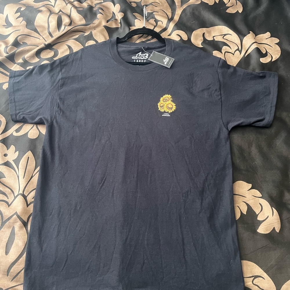 Lost Tee! Comfortable and new with tags! ✔️